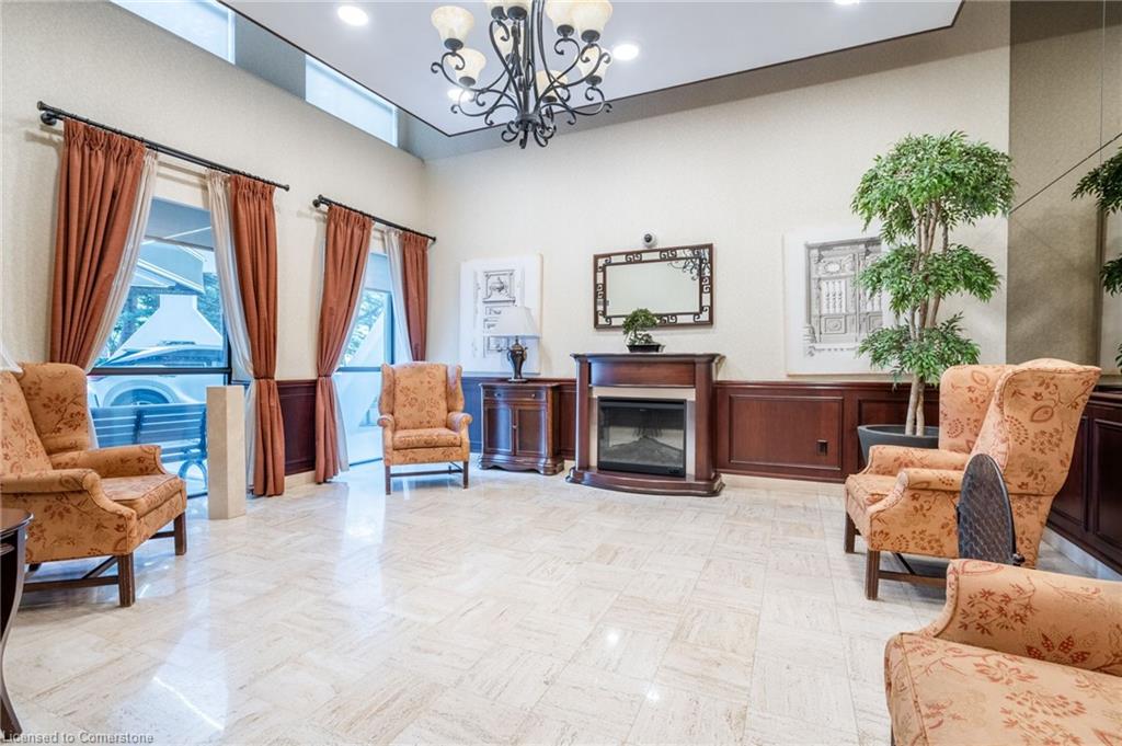 2302-3650 Kaneff Crescent Property Photo 5