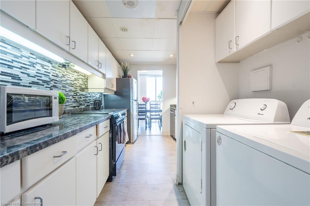 2302-3650 Kaneff Crescent Property Photo 7