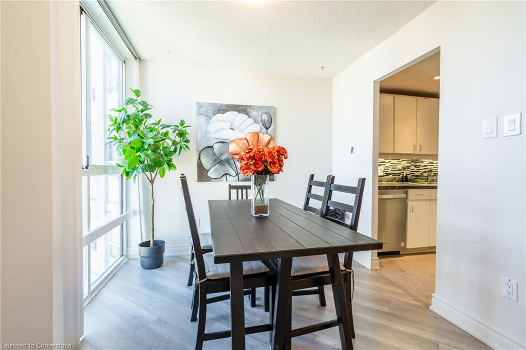 2302-3650 Kaneff Crescent Property Photo 10