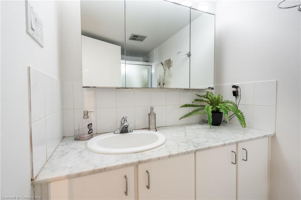 2302-3650 Kaneff Crescent Property Photo 20