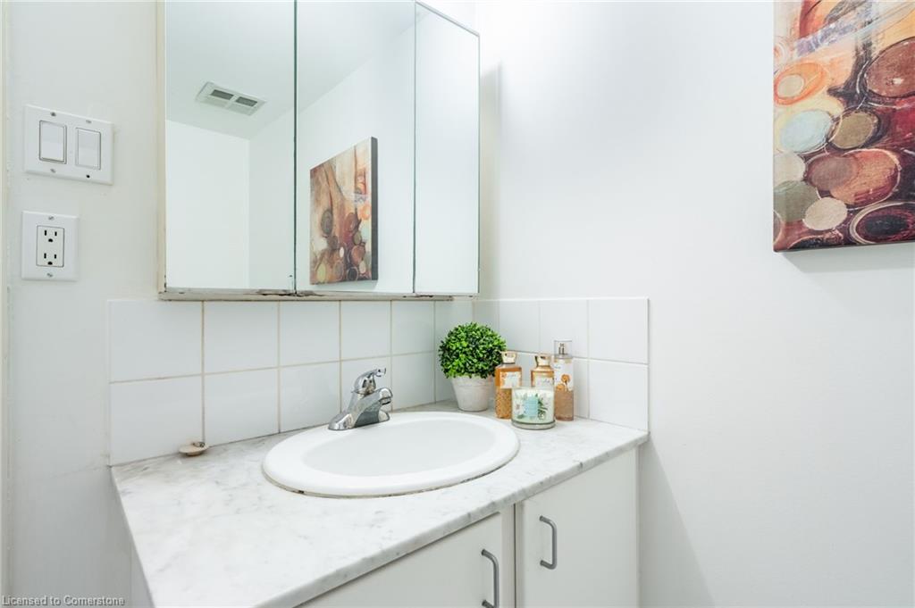 2302-3650 Kaneff Crescent Property Photo 25