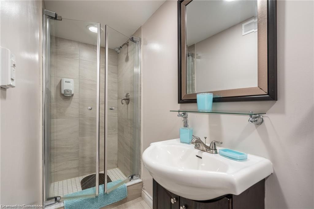 2302-3650 Kaneff Crescent Property Photo 35