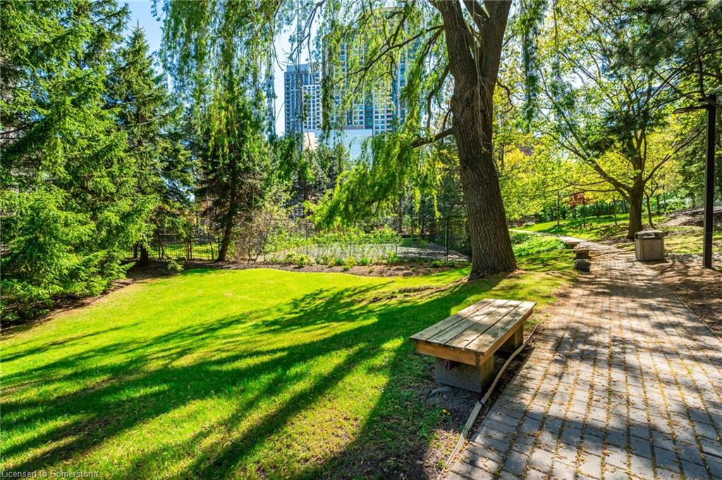 2302-3650 Kaneff Crescent Property Photo 36