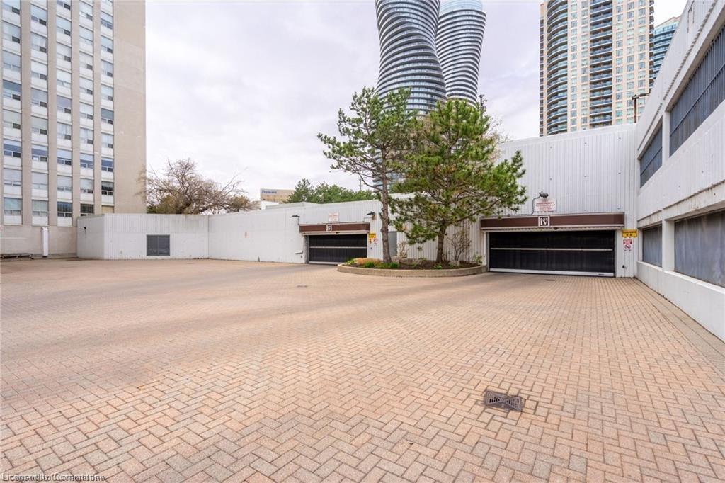 2302-3650 Kaneff Crescent Property Photo 40