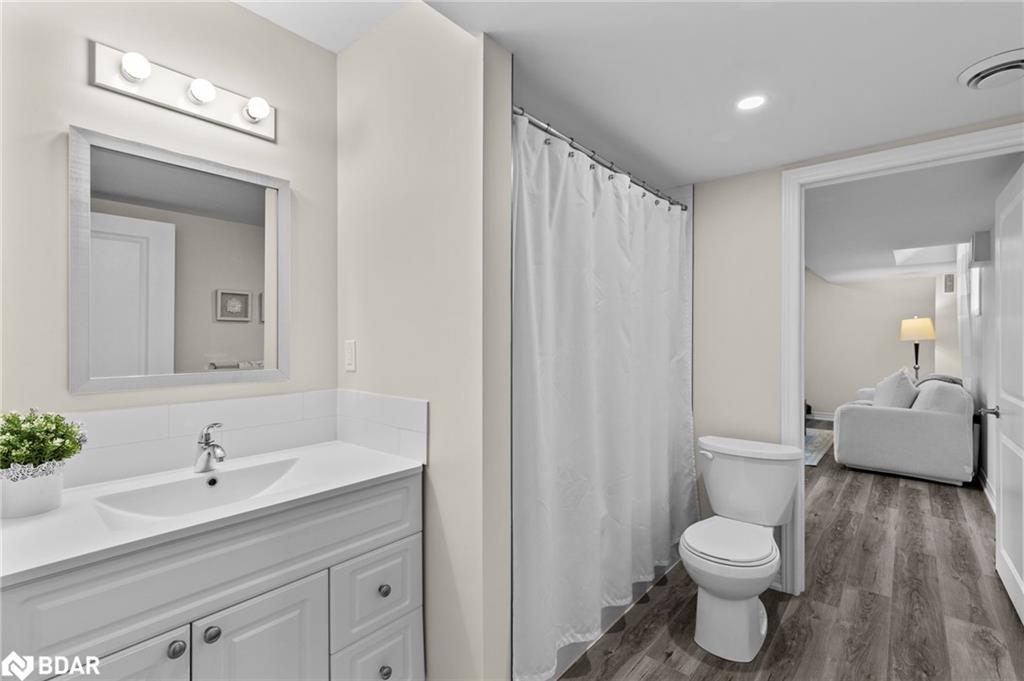 37 Easton Avenue Property Photo 28