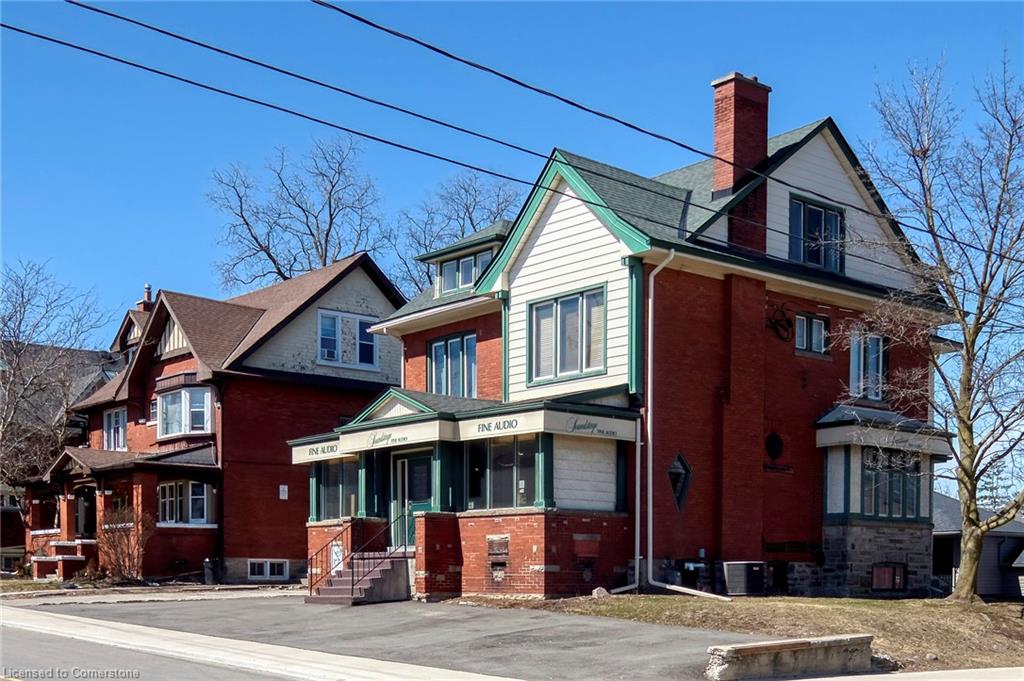 59 Regina Street N Property Photo 10
