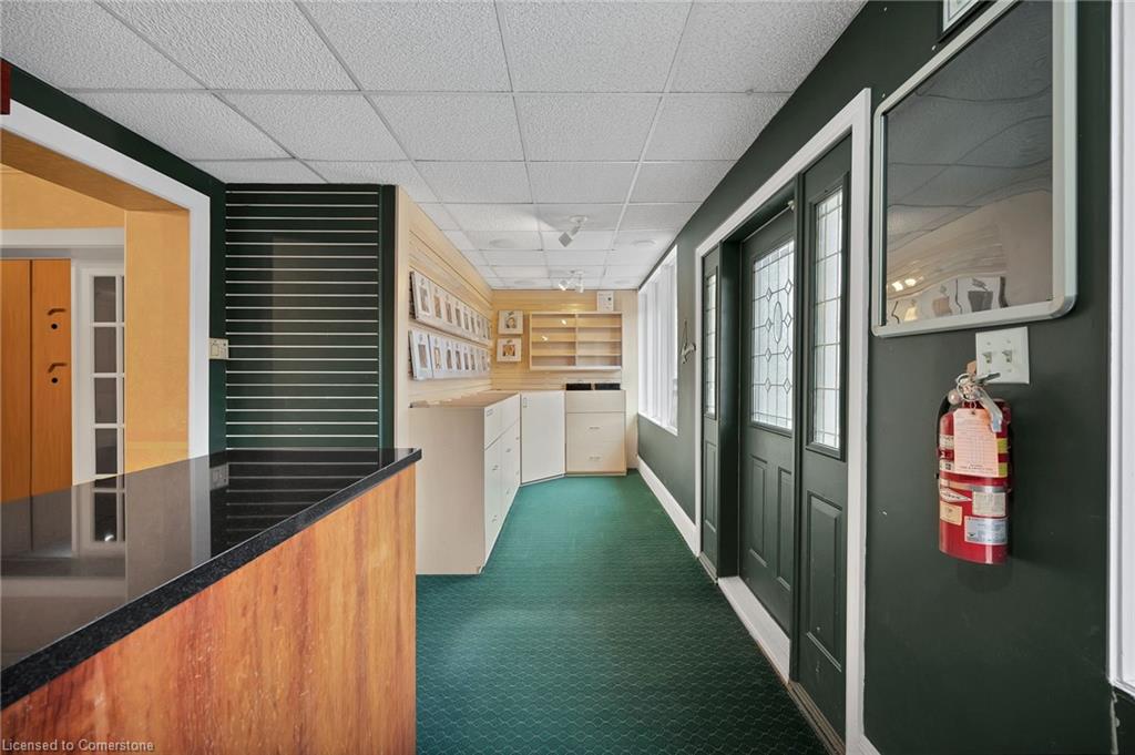 59 Regina Street N Property Photo 15
