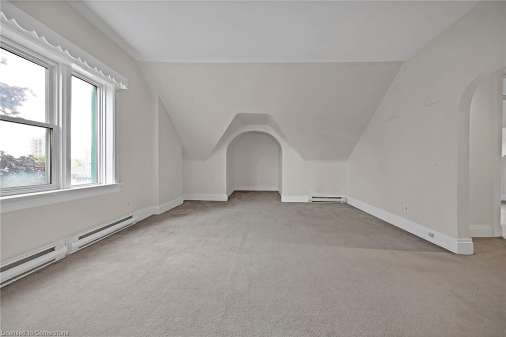59 Regina Street N Property Photo 40