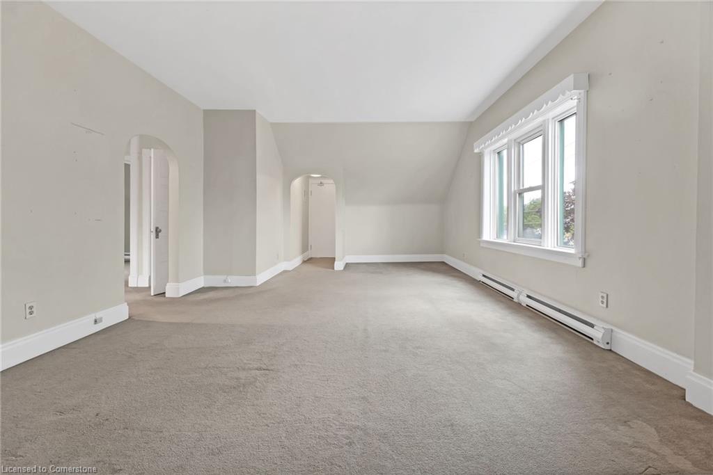 59 Regina Street N Property Photo 41