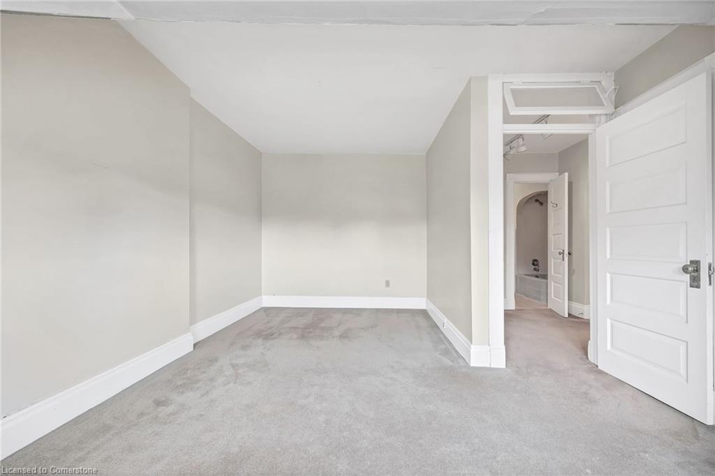 59 Regina Street N Property Photo 42