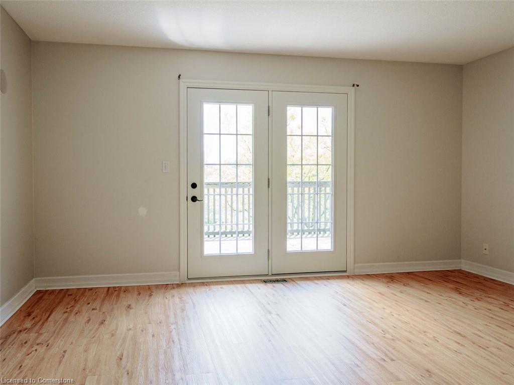 8-409 Queen Street S Property Photo 12