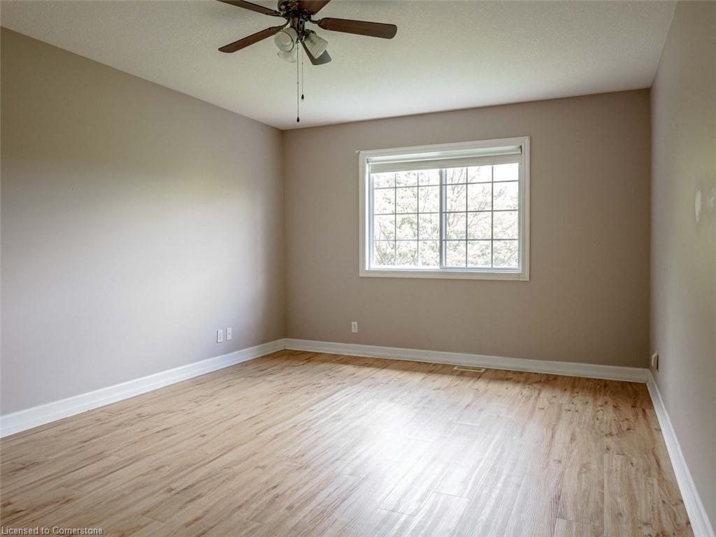 8-409 Queen Street S Property Photo 14