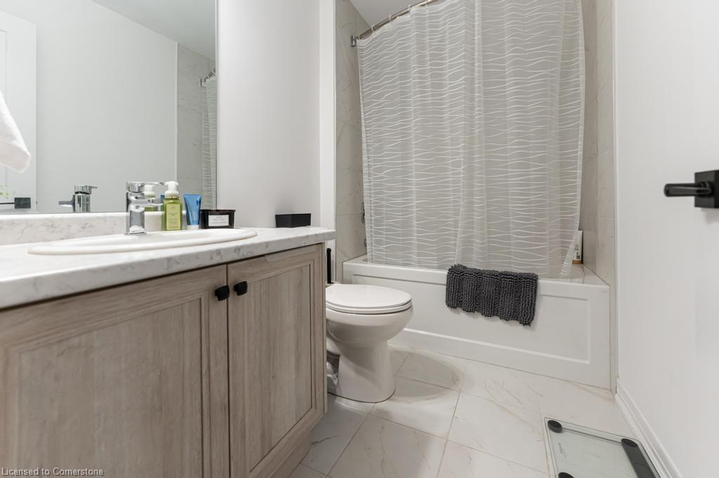 103-461 Blackburn Drive Property Photo 17