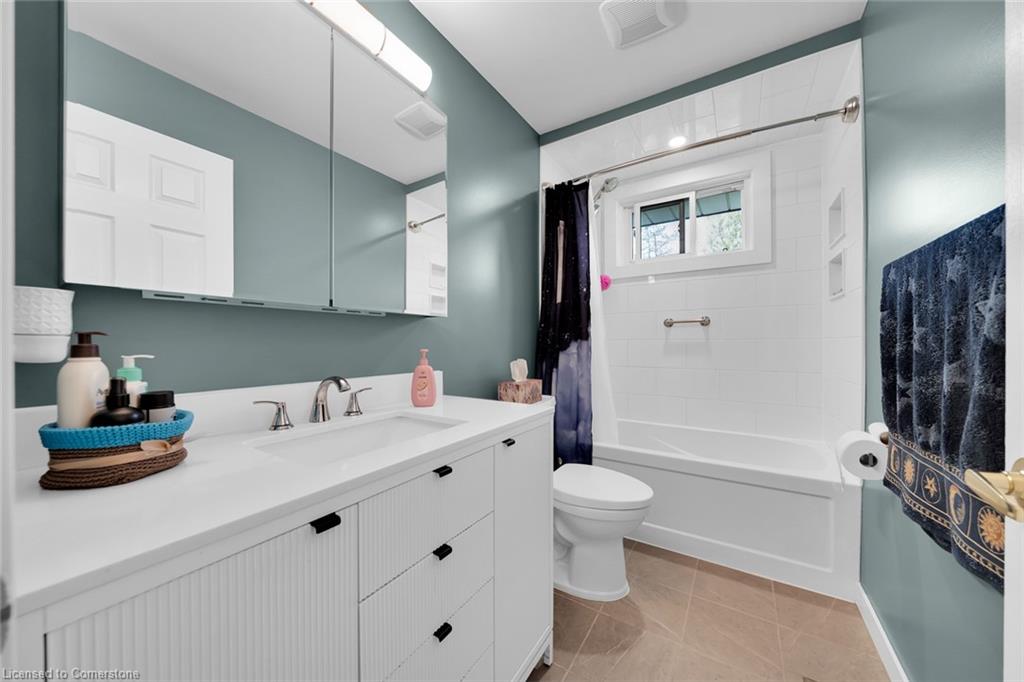 7120 Rainham Road Property Photo 16