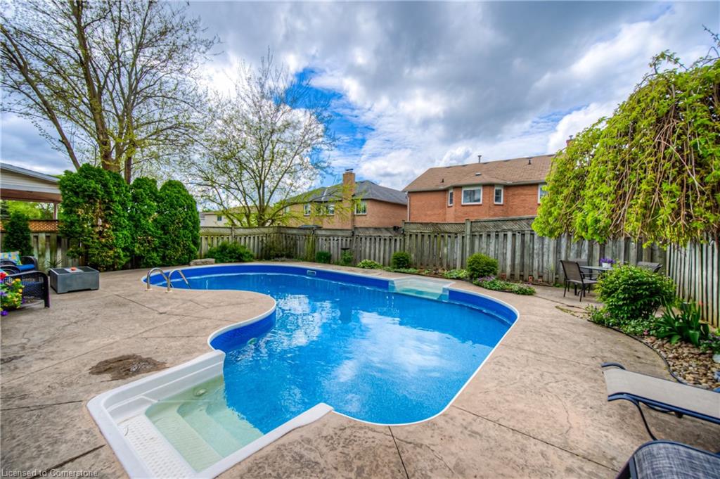 465 Burnett Avenue Property Photo 1