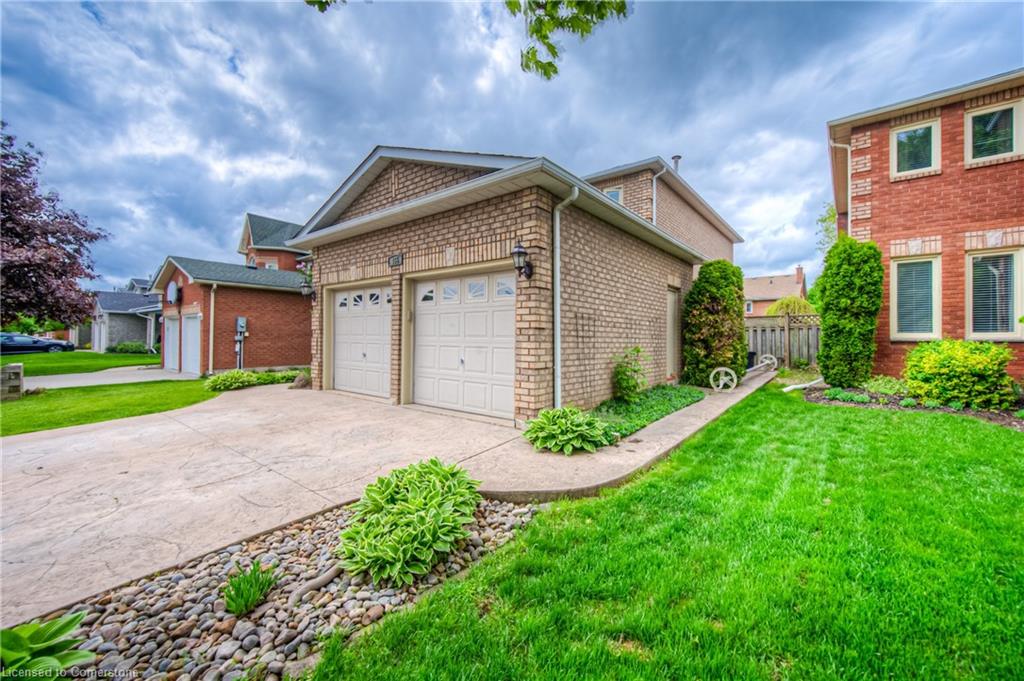 465 Burnett Avenue Property Photo 3