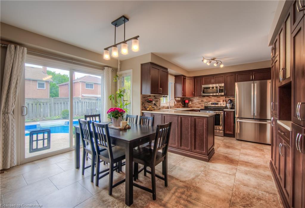 465 Burnett Avenue Property Photo 15