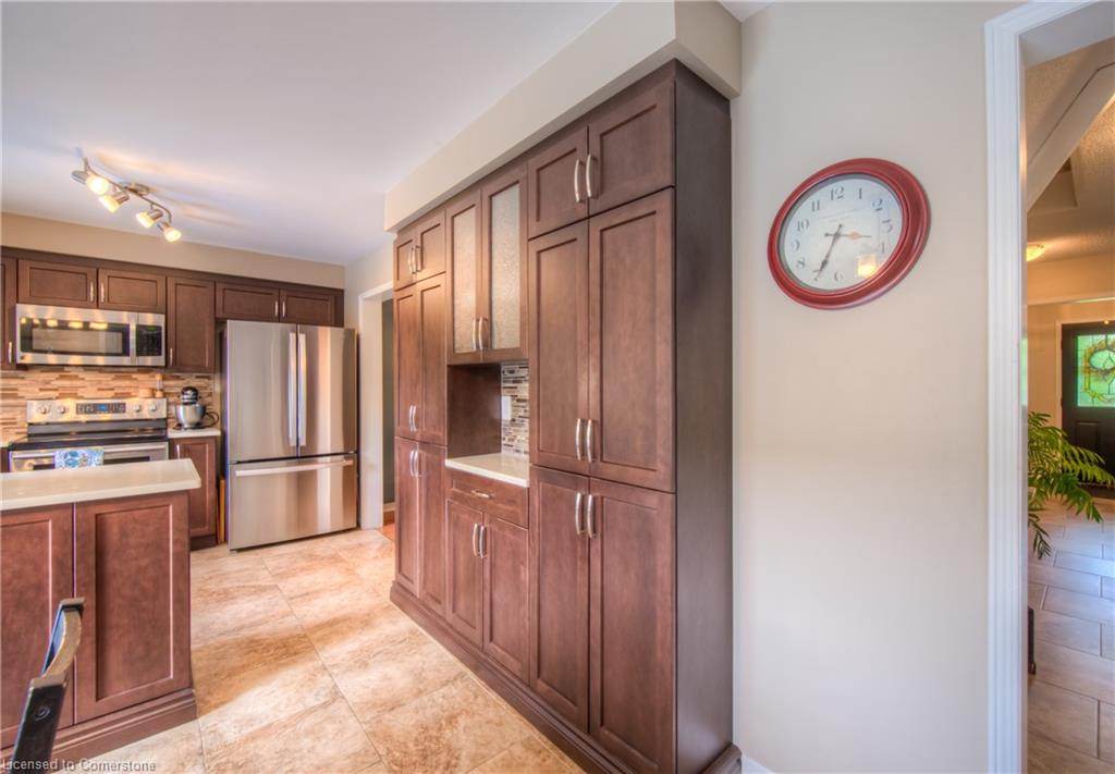 465 Burnett Avenue Property Photo 22