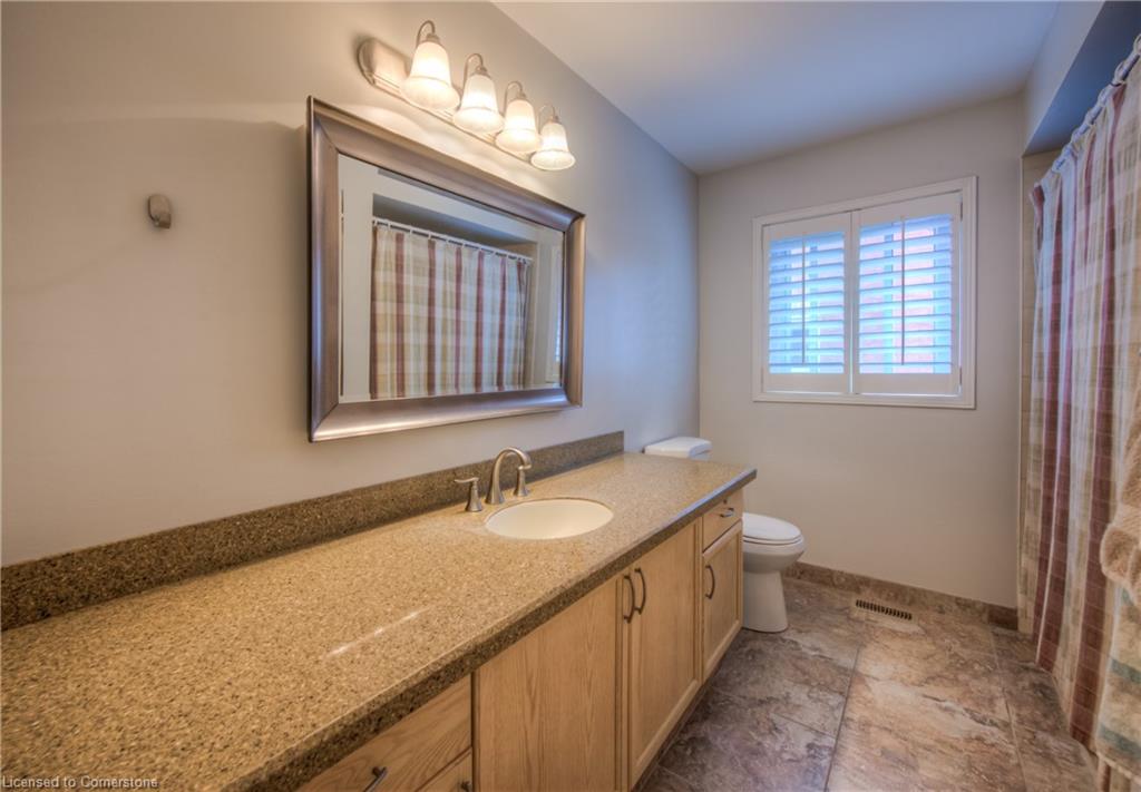 465 Burnett Avenue Property Photo 29
