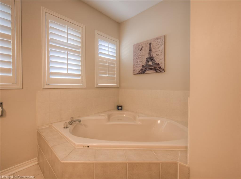 465 Burnett Avenue Property Photo 38