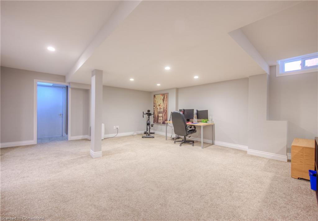 465 Burnett Avenue Property Photo 40