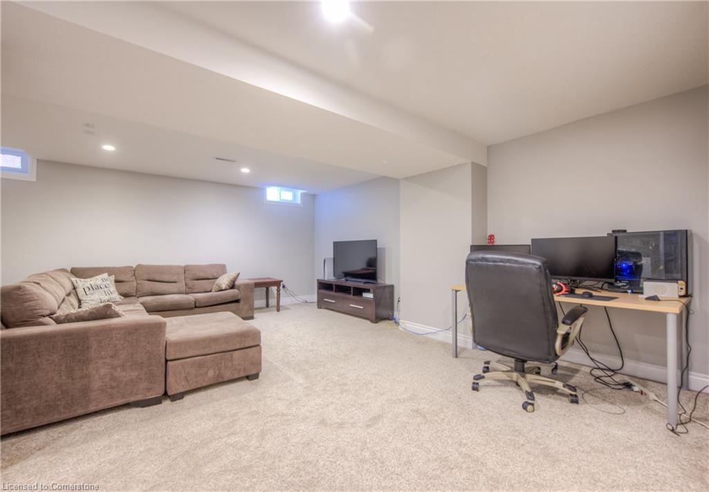 465 Burnett Avenue Property Photo 43