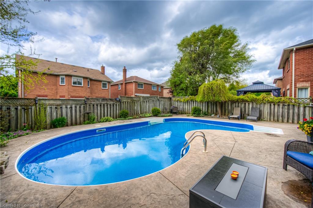465 Burnett Avenue Property Photo 46
