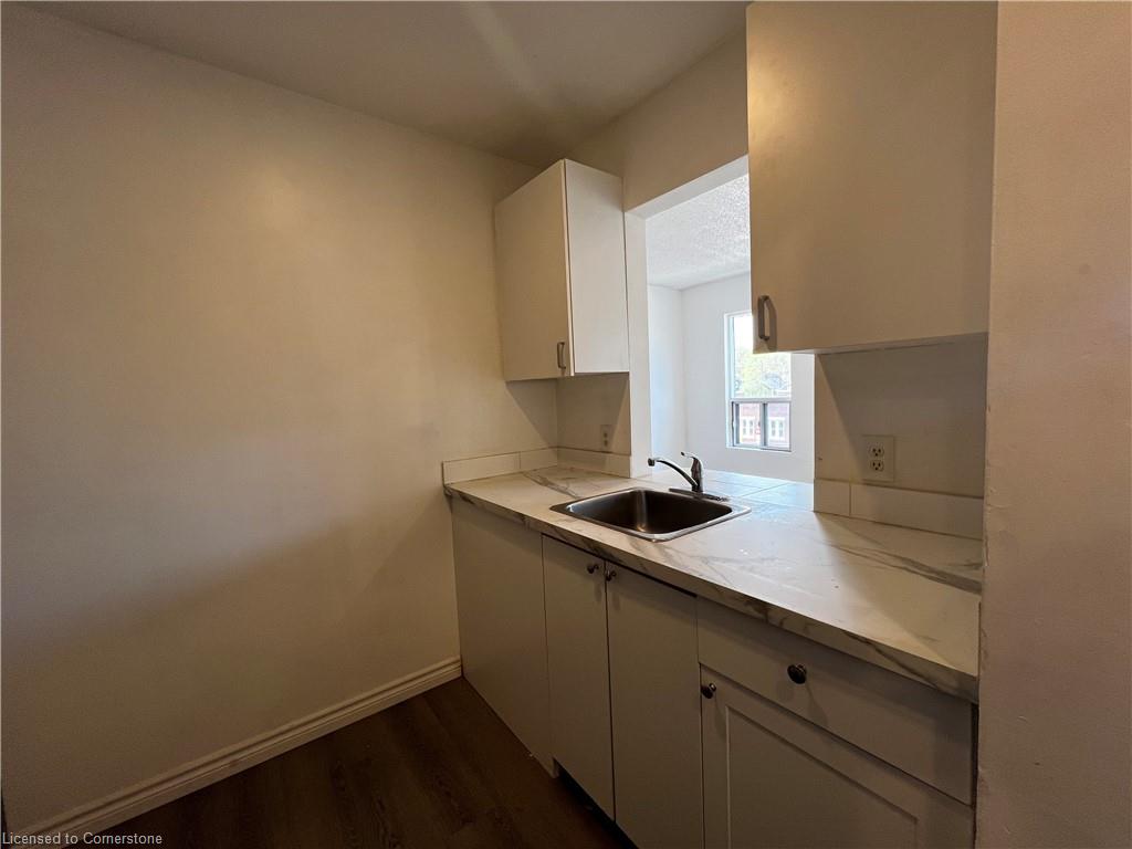 11-102 Greensides Avenue Property Photo 9