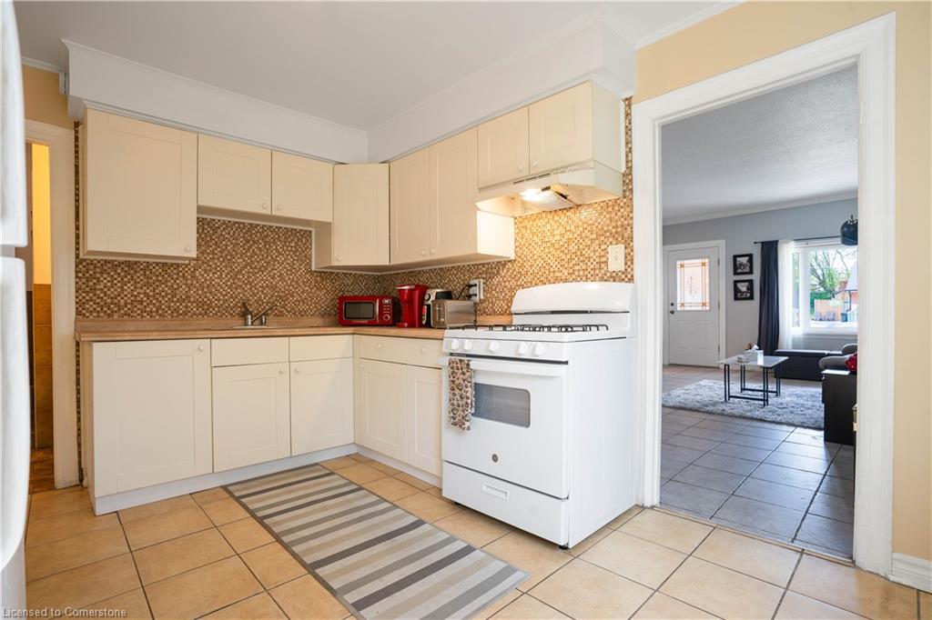 197 Fennell Avenue E Property Photo 15