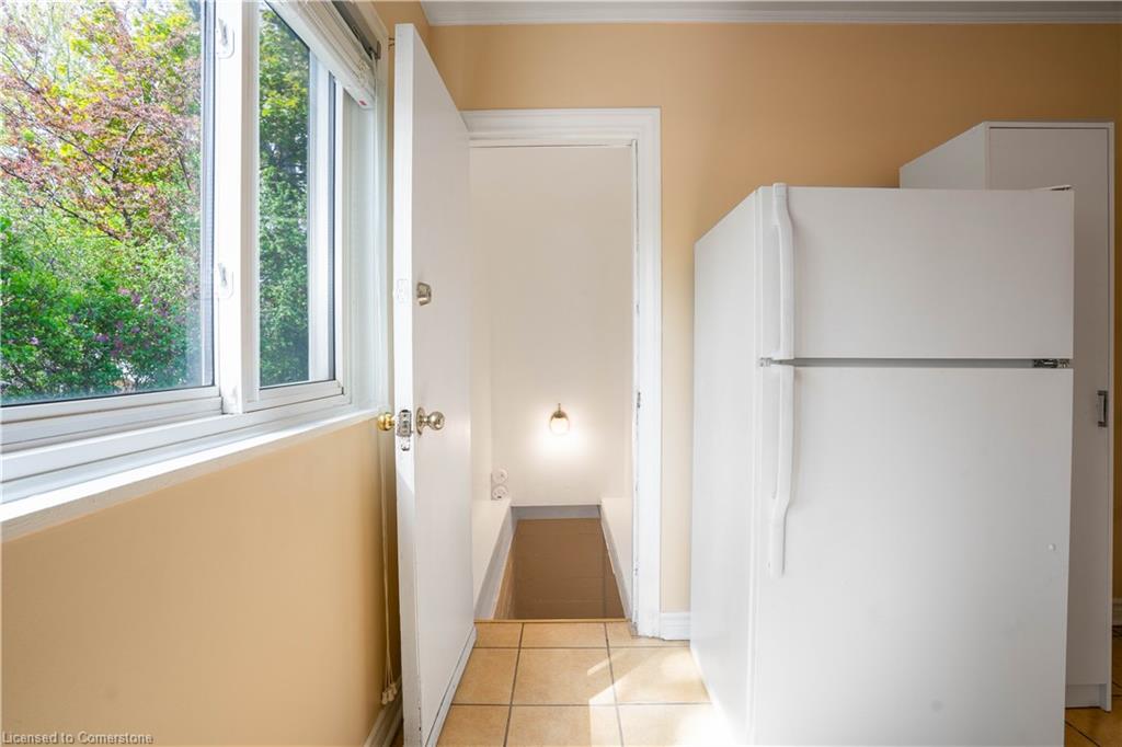 197 Fennell Avenue E Property Photo 23