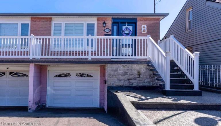 202 Ray Street N Property Photo