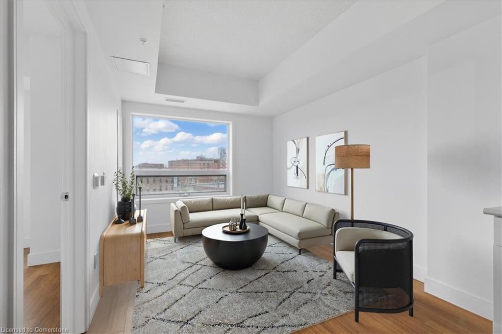 415-1 Wellington Street Property Photo 1