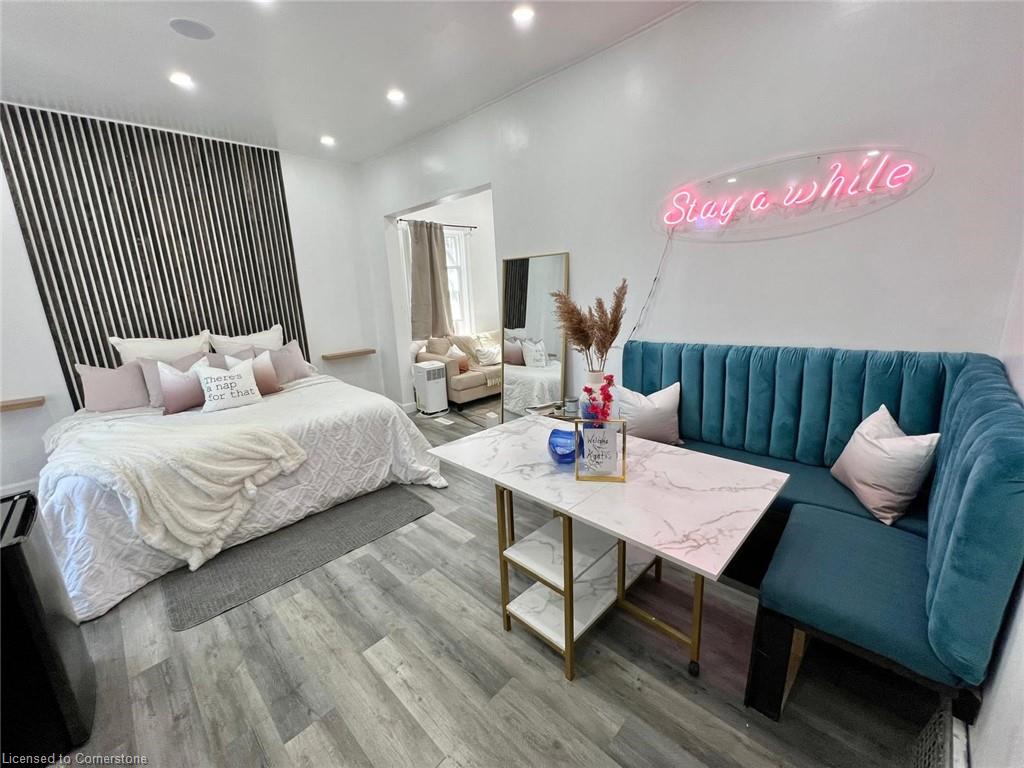 650 Oxford Street E Property Photo