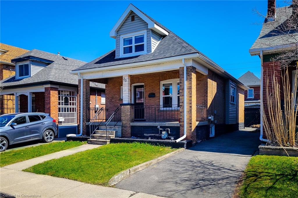 20 Connaught Avenue N Property Photo 2