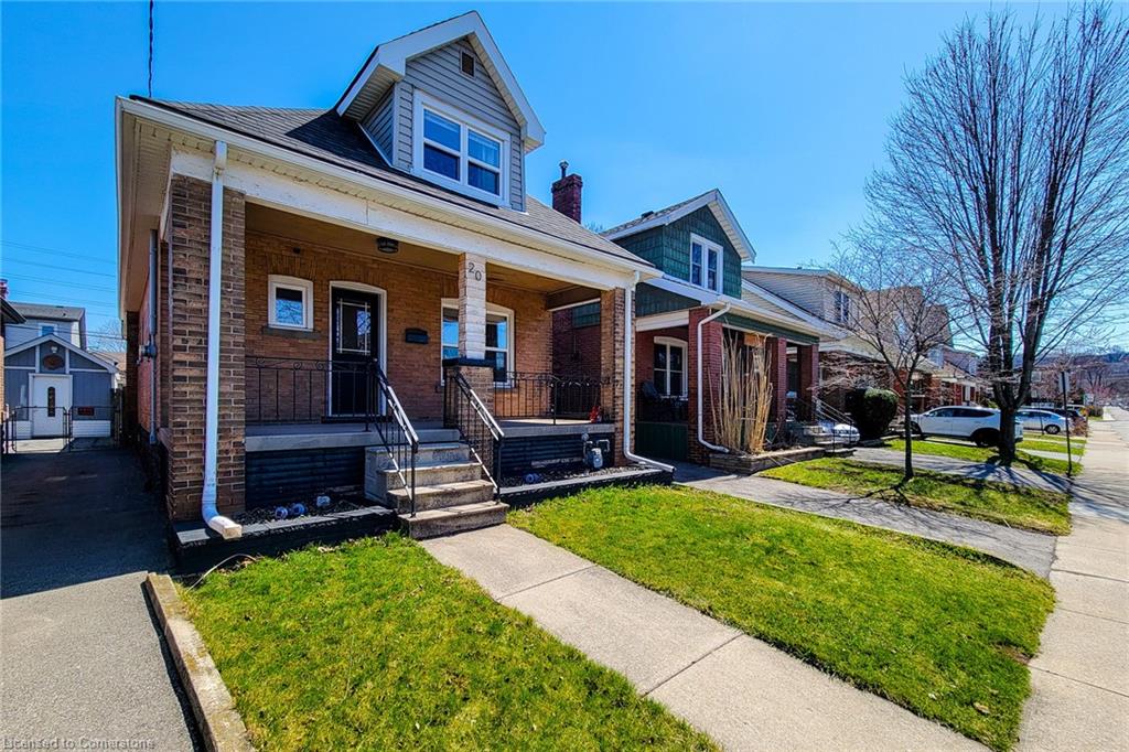 20 Connaught Avenue N Property Photo 3