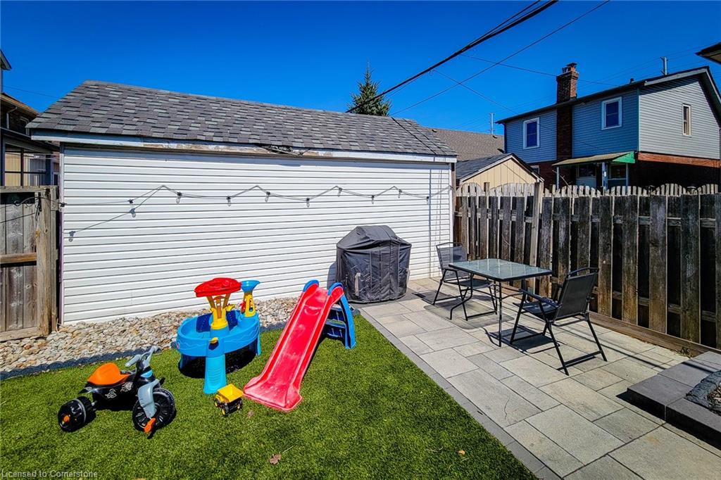 20 Connaught Avenue N Property Photo 8