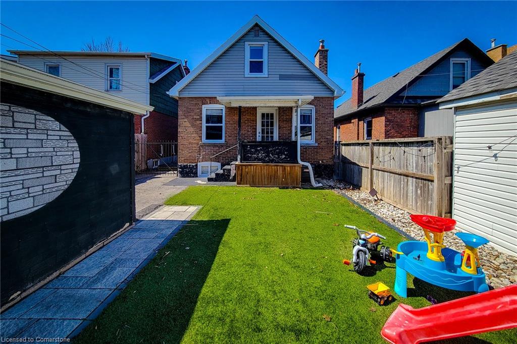 20 Connaught Avenue N Property Photo 9