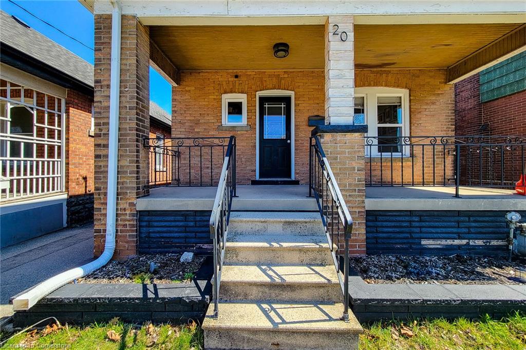 20 Connaught Avenue N Property Photo 10