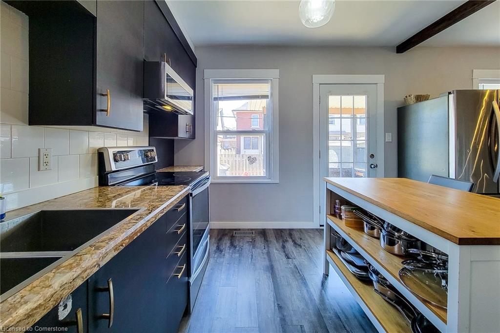 20 Connaught Avenue N Property Photo 28