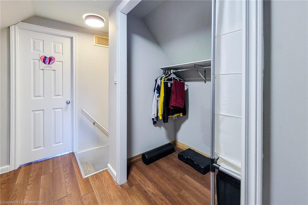 20 Connaught Avenue N Property Photo 40