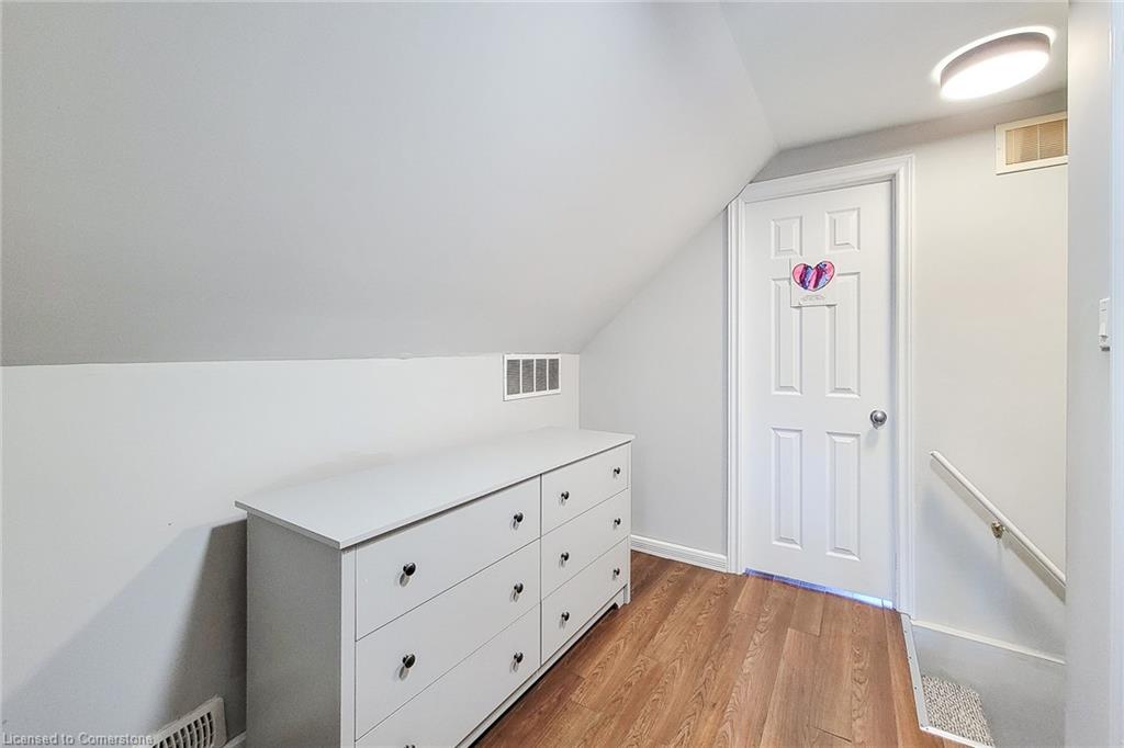 20 Connaught Avenue N Property Photo 42