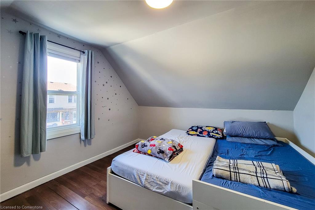 20 Connaught Avenue N Property Photo 44