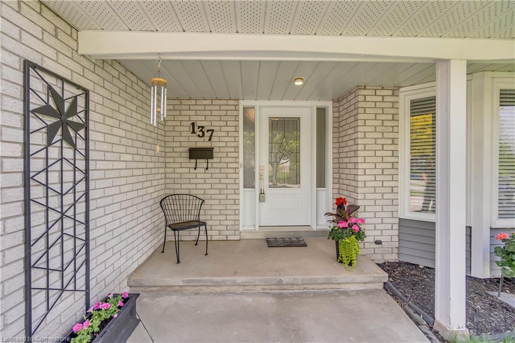 137 Oneida Place Property Photo 2