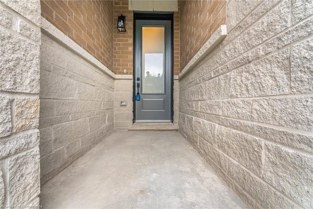 8 Lois Torrance Trail Property Photo 3