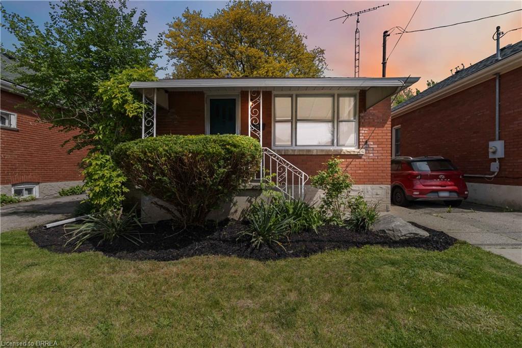 17 Salisbury Avenue Property Photo
