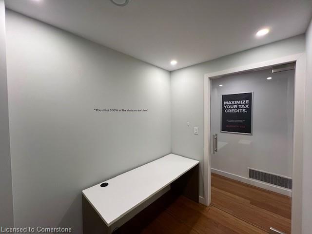 59 John Street S Property Photo 20