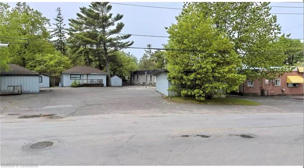 47 River Road E Property Photo 2