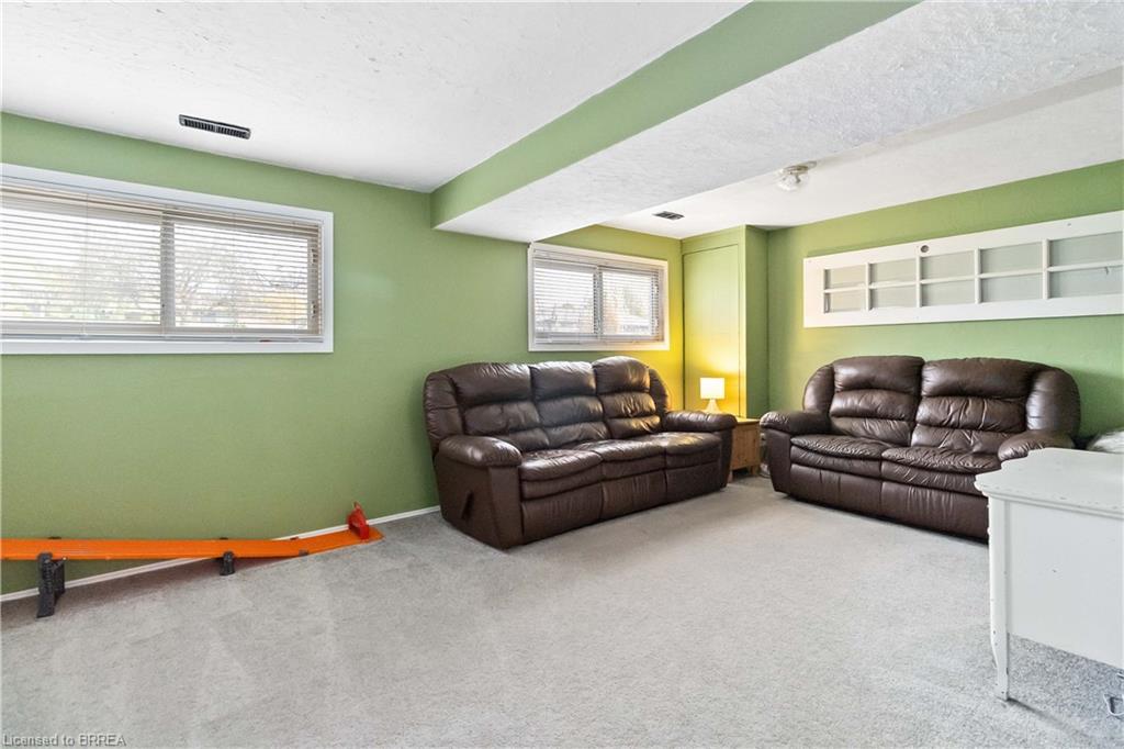 83 Varadi Avenue Property Photo 22