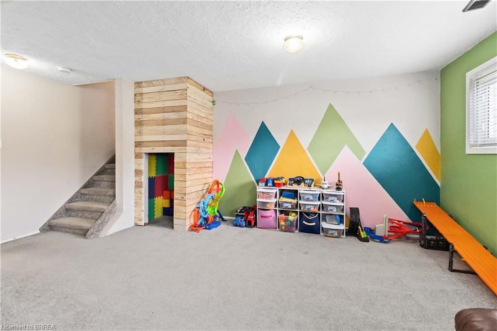 83 Varadi Avenue Property Photo 24