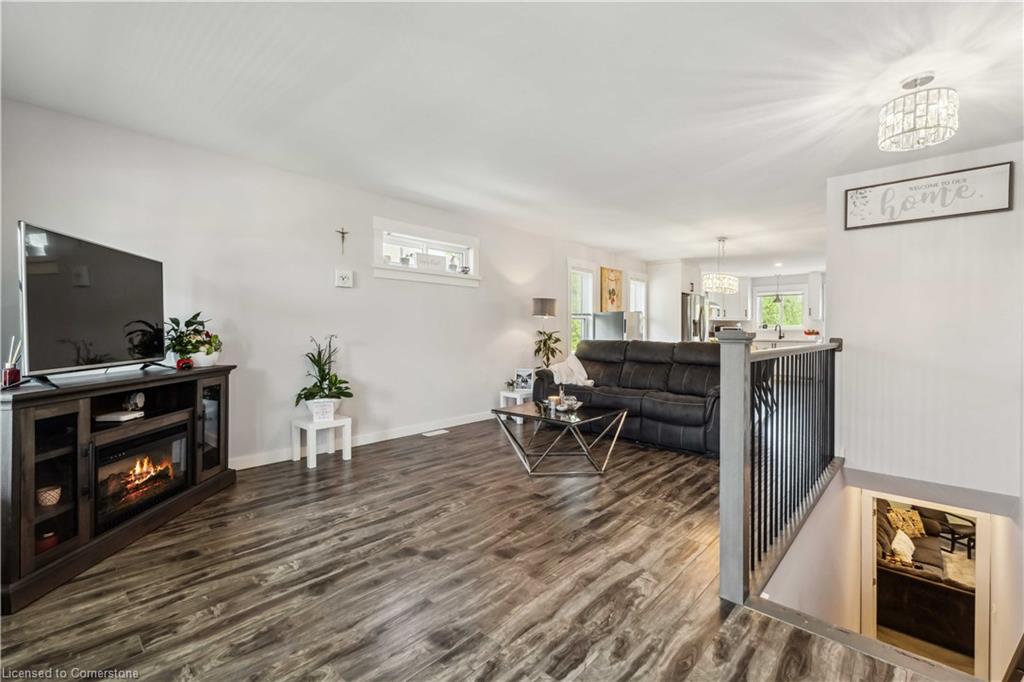 246 Martin Street Property Photo 8